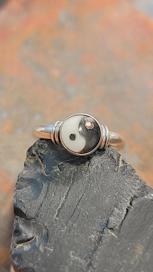 Ying Yang Rings