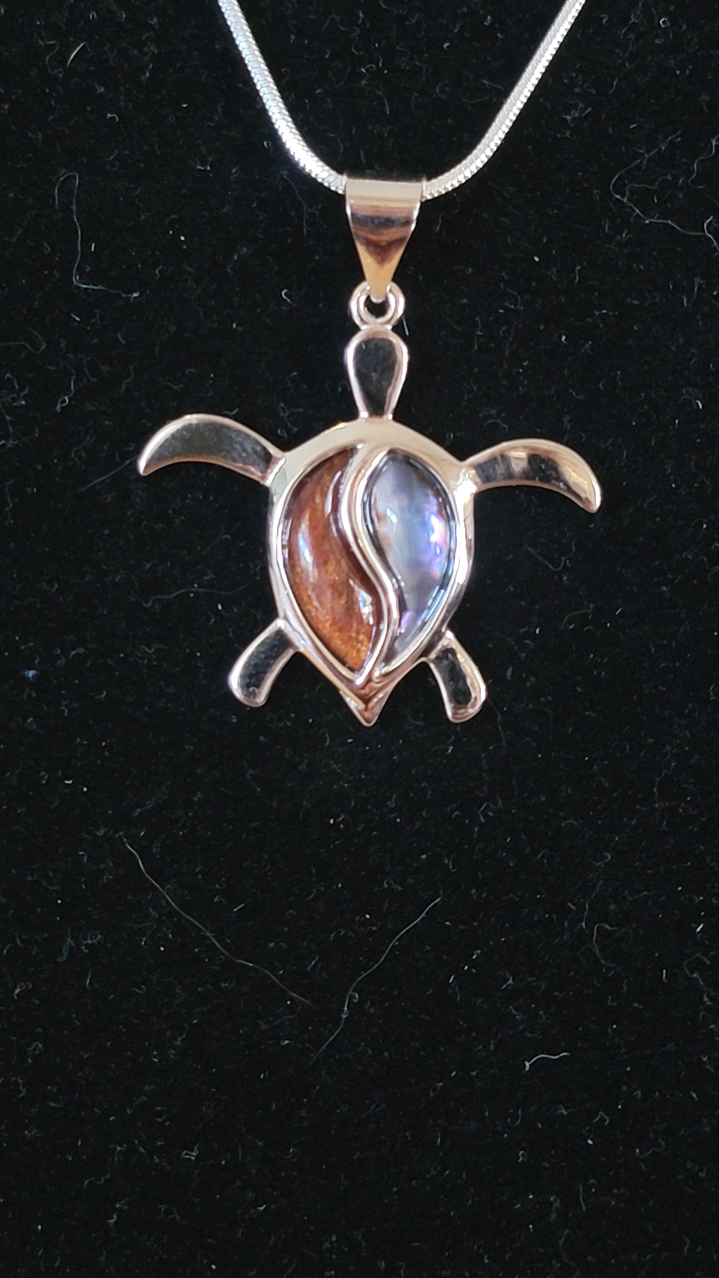 Hono Pendant