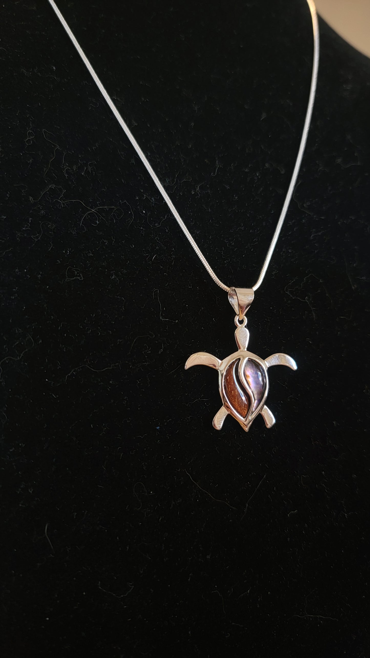 Hono Pendant